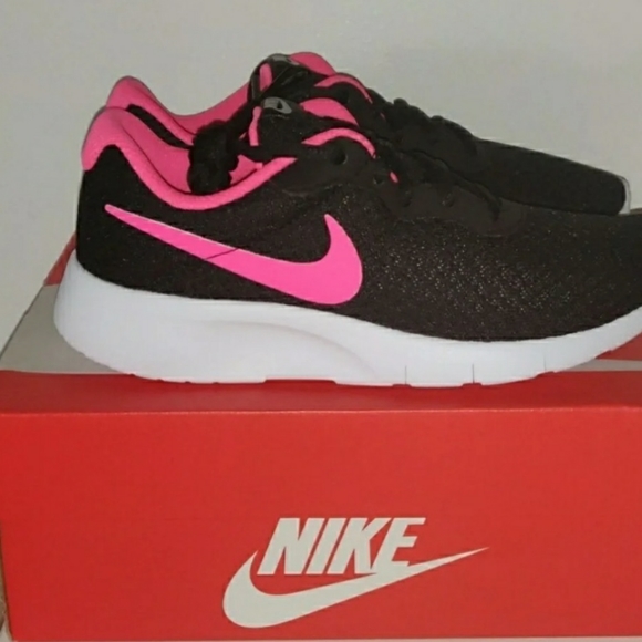 Nike Tanjun GS Sneaker - Picture 4 of 7